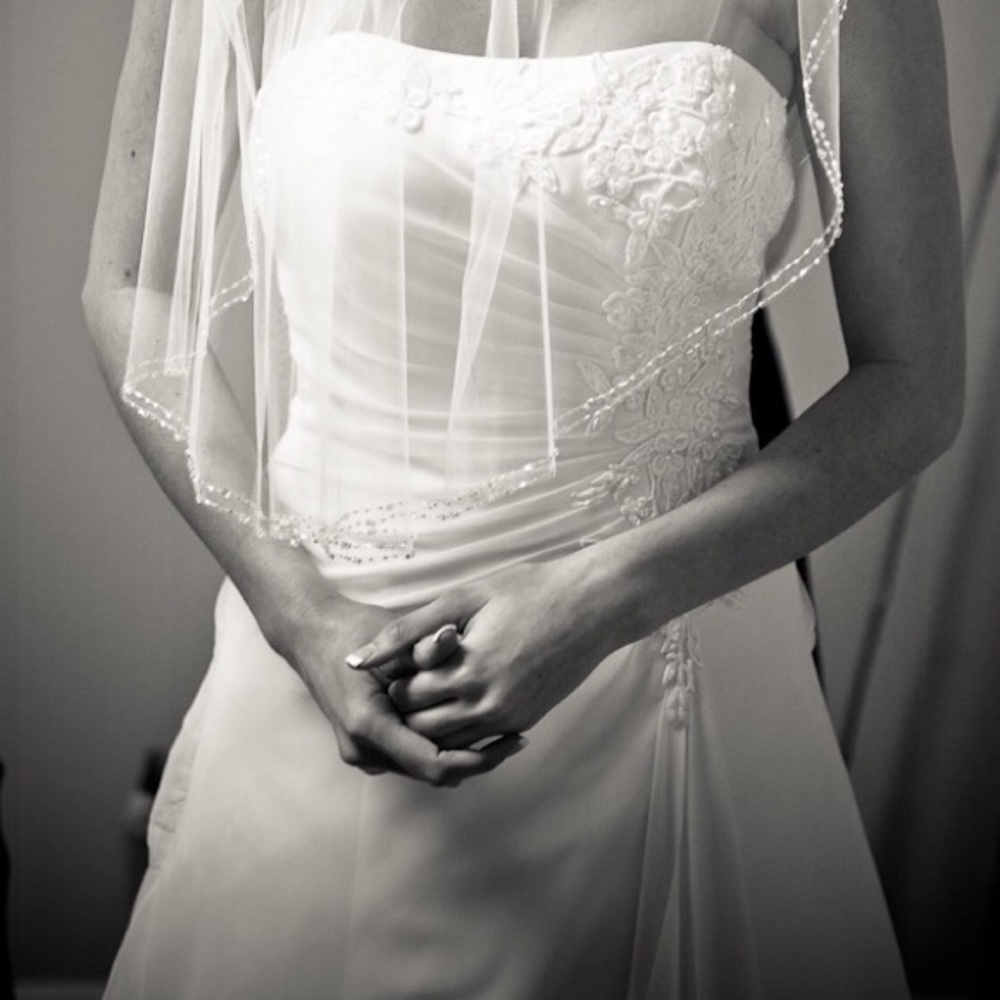 David’s Bridal Wedding Dress - Picture 2 of 8